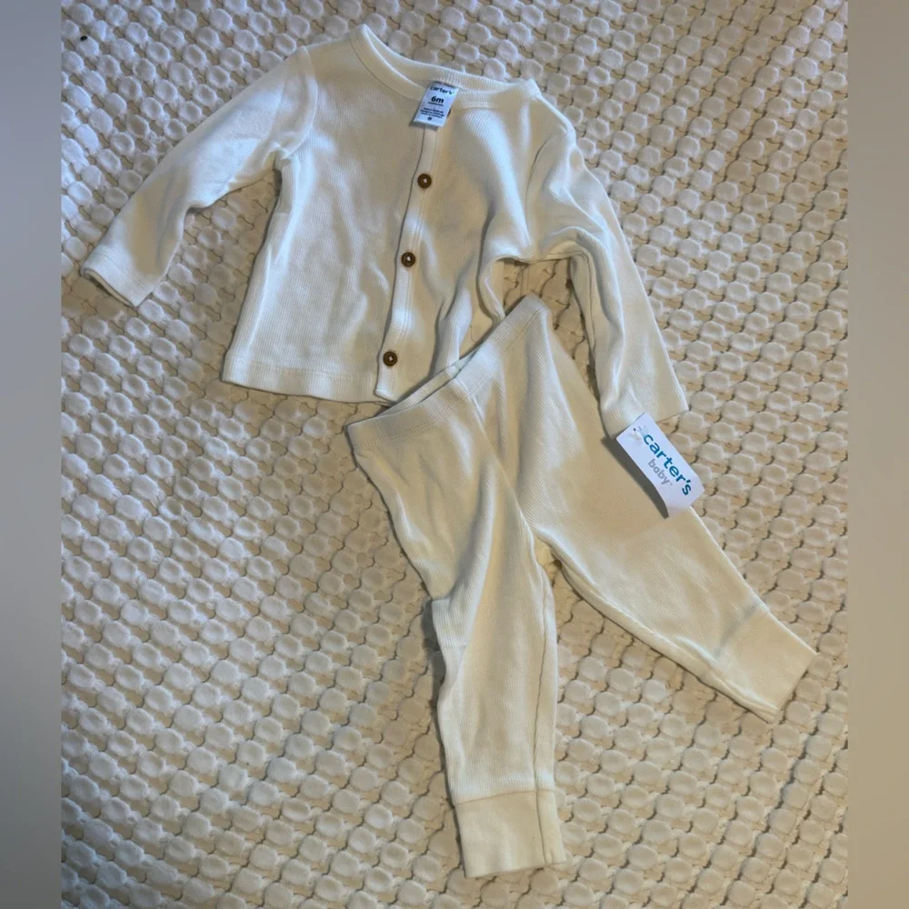 NWT white ribbed carters outfit‎